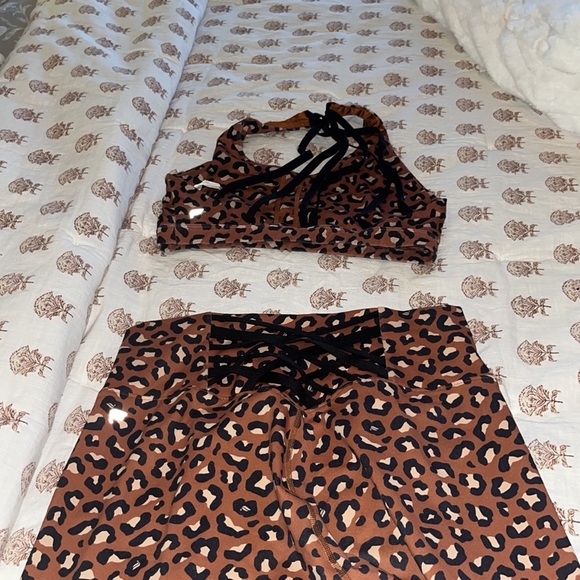 Fabletics Legging Set - Picture 4 of 4